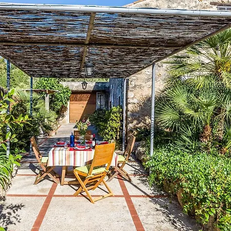 Can Guineu Villa